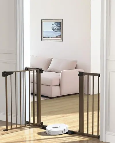 Cumbor auto-close baby gate in brown