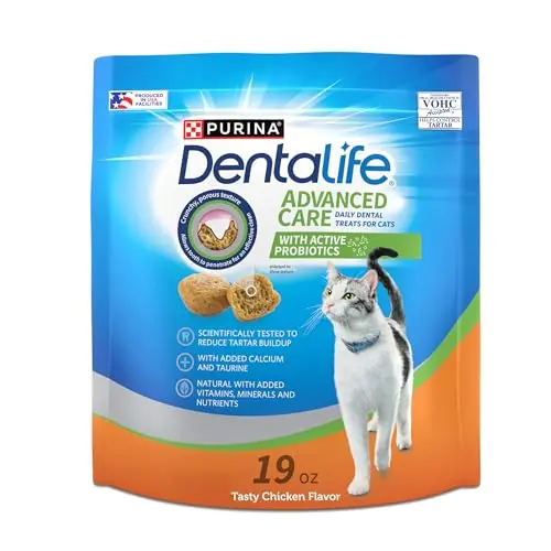 Purina DentaLife Chicken Flavor Dental Treats for Cats in a pouch