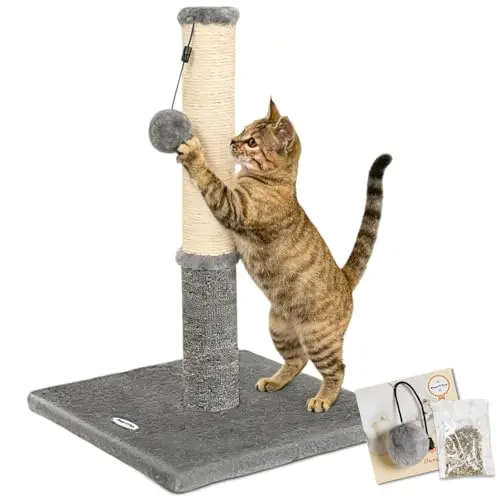 Happi N Pets cat scratching post with sisal and carpet surfaces