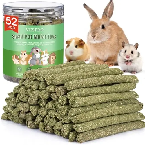 VESPRO 52P Timothy Hay Play Balls in a green set for small animals